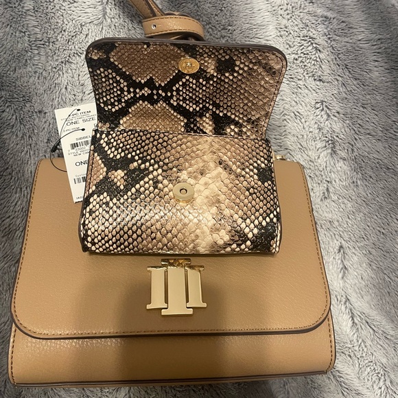 Sibbell Snake Farm - Picture 3 of 3